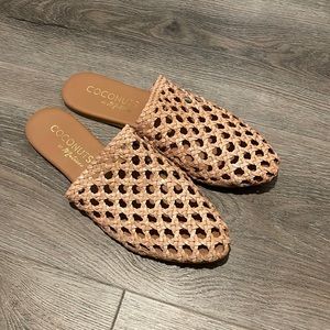Coconuts by Matisse size 10 women’s flat mule sandal